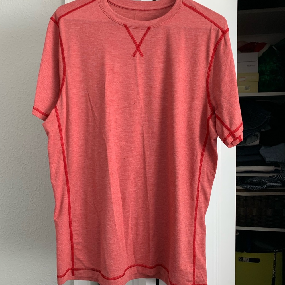 Men’s large Lululemon tshirt